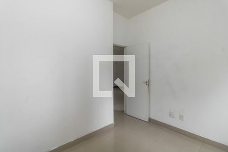 Quarto 1 de apartamento para alugar com 2 quartos, 44m² em Vila Carmosina, São Paulo