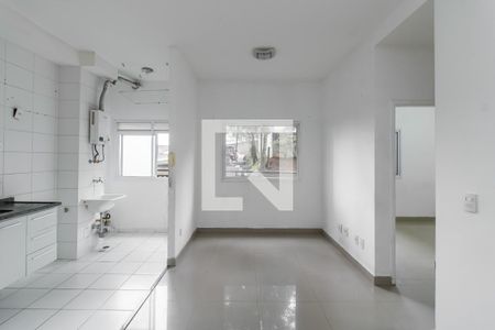 Sala de apartamento para alugar com 2 quartos, 44m² em Vila Carmosina, São Paulo