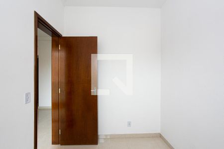 Quarto 1 de apartamento para alugar com 2 quartos, 48m² em Vila Antonina, São Paulo