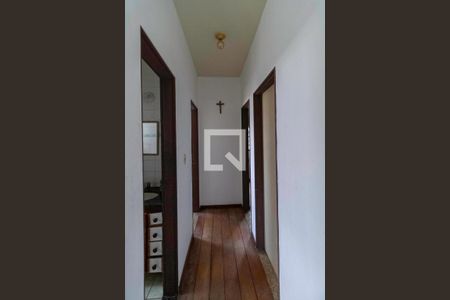 Corredor de apartamento à venda com 3 quartos, 55m² em Serrano, Belo Horizonte