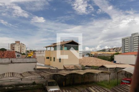 Vista da sala  de apartamento à venda com 3 quartos, 55m² em Serrano, Belo Horizonte