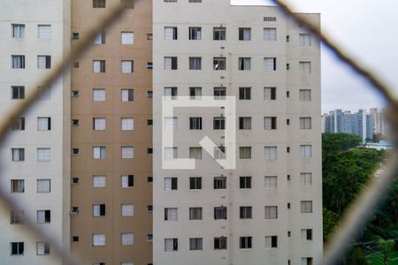 Vista  de apartamento à venda com 2 quartos, 43m² em Vila Pirajussara, São Paulo