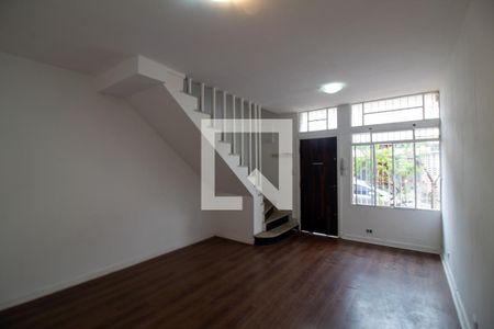 Sala de casa à venda com 2 quartos, 100m² em Vila Cordeiro, São Paulo