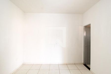 Sala/Quarto de casa para alugar com 1 quarto, 100m² em Chácaras Tubalina E Quartel, Uberlândia