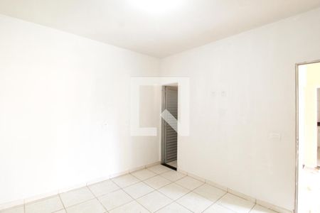 Sala/Quarto de casa para alugar com 1 quarto, 100m² em Chácaras Tubalina E Quartel, Uberlândia