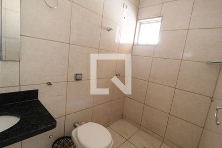 Banheiro de casa para alugar com 1 quarto, 100m² em Chácaras Tubalina E Quartel, Uberlândia