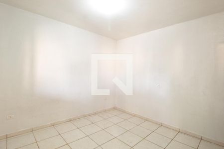 Sala/Quarto de casa para alugar com 1 quarto, 100m² em Chácaras Tubalina E Quartel, Uberlândia