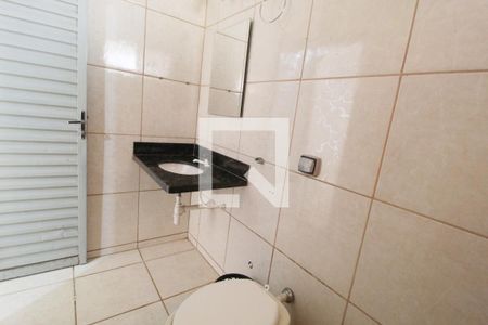 Banheiro de casa para alugar com 1 quarto, 100m² em Chácaras Tubalina E Quartel, Uberlândia