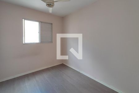 Quarto 2 de apartamento para alugar com 2 quartos, 38m² em Jardim Yeda, Campinas