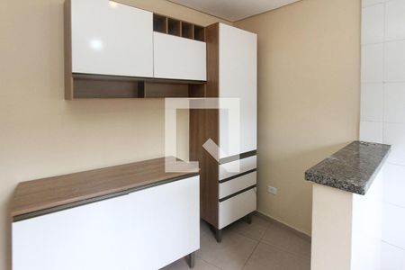 Cozinha de casa de condomínio para alugar com 1 quarto, 28m² em Jardim Santa Teresinha, São Paulo