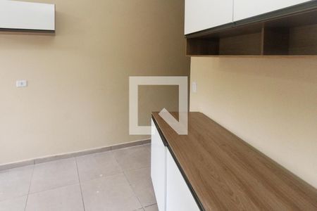 Cozinha de casa de condomínio para alugar com 1 quarto, 28m² em Jardim Santa Teresinha, São Paulo