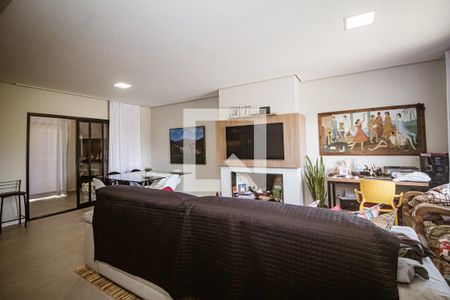 Sala de casa à venda com 3 quartos, 132m² em Hípica, Porto Alegre