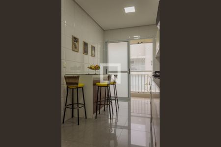 Apartamento à venda com 239m², 4 quartos e 4 vagas Apartamento à venda com 239m², 4 quartos e 4 vagasCozinha