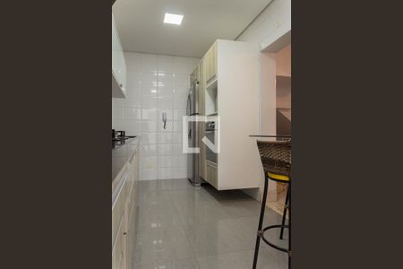 Apartamento à venda com 239m², 4 quartos e 4 vagas Apartamento à venda com 239m², 4 quartos e 4 vagasCozinha