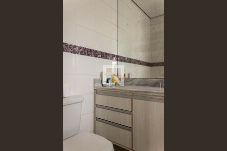 Apartamento à venda com 239m², 4 quartos e 4 vagas Apartamento à venda com 239m², 4 quartos e 4 vagasBanheiro da Suíte 3