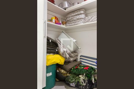 Apartamento à venda com 239m², 4 quartos e 4 vagas Apartamento à venda com 239m², 4 quartos e 4 vagasÁrea de Serviço