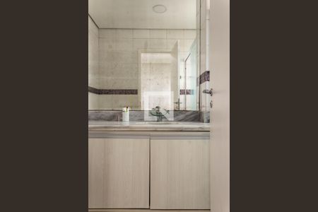 Apartamento à venda com 239m², 4 quartos e 4 vagas Apartamento à venda com 239m², 4 quartos e 4 vagasBanheiro da Suíte 3