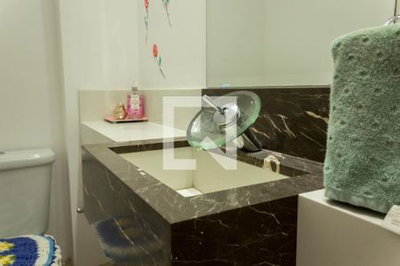 Apartamento à venda com 239m², 4 quartos e 4 vagas Apartamento à venda com 239m², 4 quartos e 4 vagasLavabo