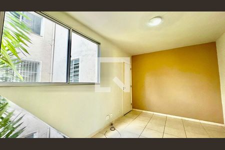 Sala de apartamento à venda com 2 quartos, 42m² em Santa Maria, Contagem