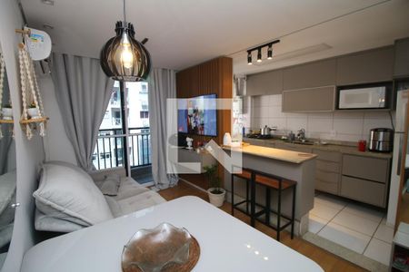 Sala de apartamento à venda com 2 quartos, 48m² em Vista Alegre, Rio de Janeiro