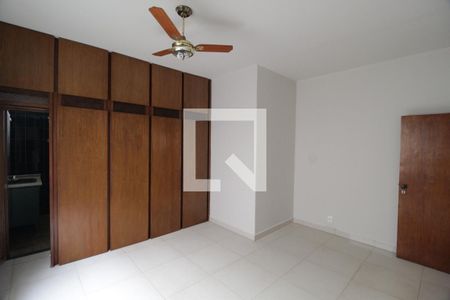 Quarto 1 - Suíte de casa para alugar com 4 quartos, 234m² em Brasil, Uberlândia