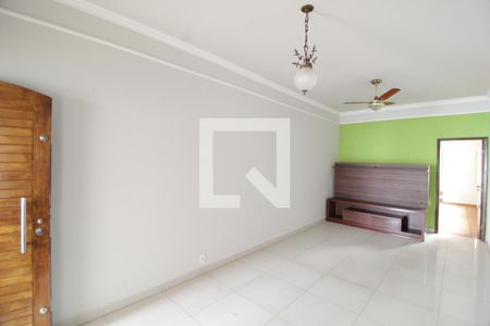 Sala de casa para alugar com 4 quartos, 234m² em Brasil, Uberlândia