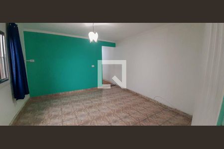 Sala de TV de casa à venda com 4 quartos, 205m² em Padroeira, Osasco