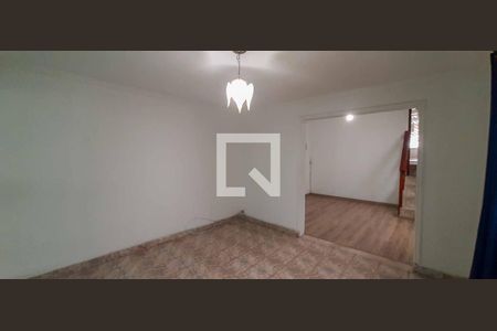 Sala de TV de casa à venda com 4 quartos, 205m² em Padroeira, Osasco