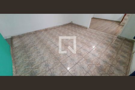 Sala de TV de casa à venda com 4 quartos, 205m² em Padroeira, Osasco