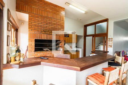 Casa à venda com 382m², 4 quartos e 2 vagas Casa à venda com 382m², 4 quartos e 2 vagasChurrasqueira