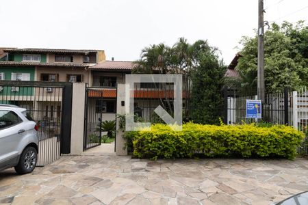 Casa à venda com 382m², 4 quartos e 2 vagas Casa à venda com 382m², 4 quartos e 2 vagasFachada