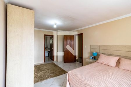 Casa à venda com 382m², 4 quartos e 2 vagas Casa à venda com 382m², 4 quartos e 2 vagasSuíte