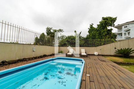 Casa à venda com 382m², 4 quartos e 2 vagas Casa à venda com 382m², 4 quartos e 2 vagasPiscina