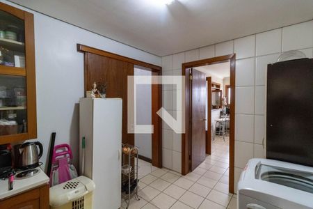 Casa à venda com 382m², 4 quartos e 2 vagas Casa à venda com 382m², 4 quartos e 2 vagasÁrea de Serviço