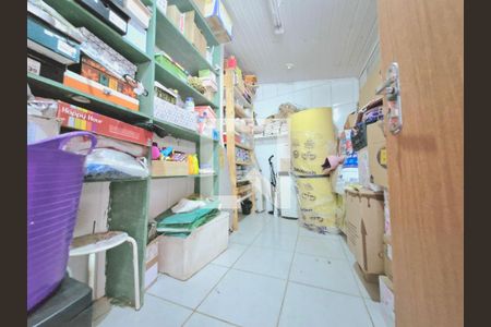 Casa à venda com 1500m², 3 quartos e 8 vagas Casa à venda com 1500m², 3 quartos e 8 vagasDispensa lavanderia