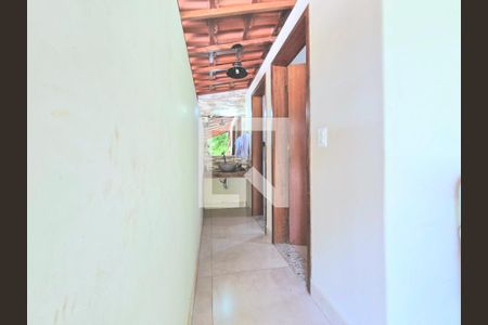 Casa à venda com 1500m², 3 quartos e 8 vagas Casa à venda com 1500m², 3 quartos e 8 vagasBanheiros