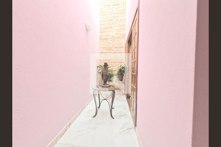 Casa à venda com 1500m², 3 quartos e 8 vagas Casa à venda com 1500m², 3 quartos e 8 vagasJardim de inverno