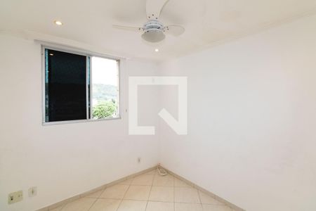 Quarto 2 de apartamento para alugar com 2 quartos, 50m² em Inhoaíba, Rio de Janeiro