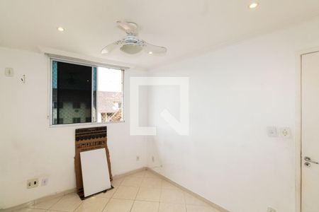 Quarto 1 de apartamento para alugar com 2 quartos, 50m² em Inhoaíba, Rio de Janeiro