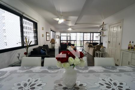 Sala de apartamento para alugar com 4 quartos, 225m² em Morro do Maluf, Guarujá