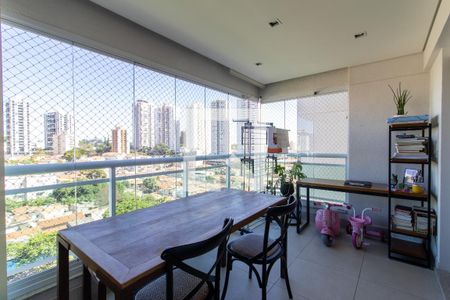 Sala de apartamento à venda com 3 quartos, 132m² em Taquaral, Campinas