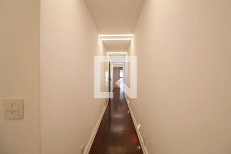 Corredor de acesso de apartamento para alugar com 4 quartos, 238m² em Leblon, Rio de Janeiro