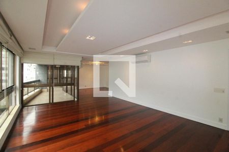 Sala 1 de apartamento para alugar com 4 quartos, 238m² em Leblon, Rio de Janeiro