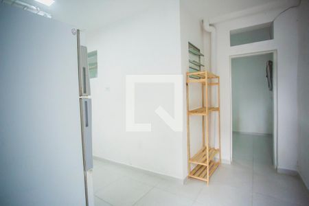 Sala / Cozinha de casa para alugar com 1 quarto, 200m² em Vila do Bosque, São Paulo