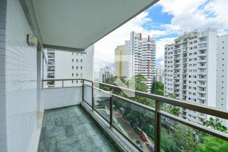 Sacada de apartamento à venda com 3 quartos, 170m² em Santo Amaro, São Paulo