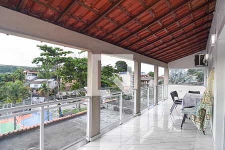 Sala de casa à venda com 5 quartos, 350m² em Maria Paula, Niterói