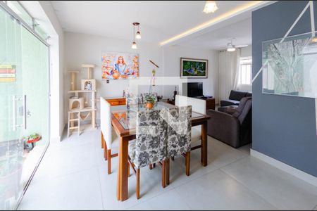 Sala de casa à venda com 4 quartos, 190m² em Carlos Prates, Belo Horizonte