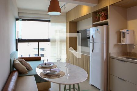 Sala e Cozinha de apartamento para alugar com 1 quarto, 29m² em Pompeia, São Paulo