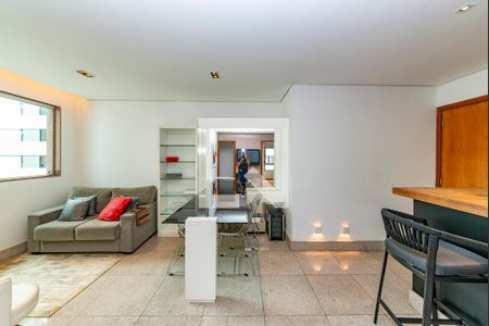 Sala de apartamento à venda com 2 quartos, 63m² em Belvedere, Belo Horizonte