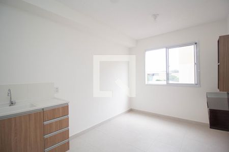 Sala/Cozinha de apartamento para alugar com 2 quartos, 35m² em Piqueri, São Paulo